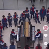弹孤勇者的两个小男孩回应为什么小朋友这么喜欢孤勇者俩男孩课间