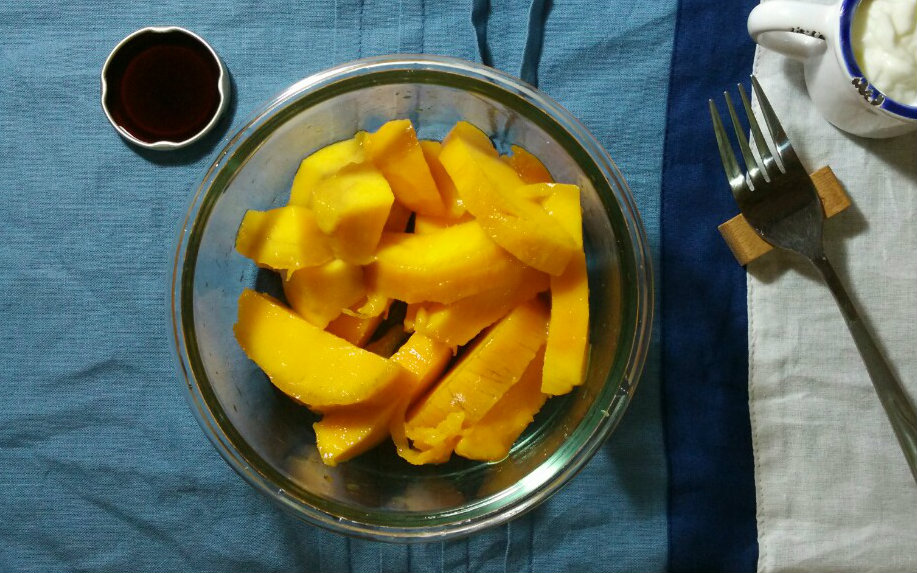 【极简寝室料理】黑暗料理?!自制芒果蘸酱油视