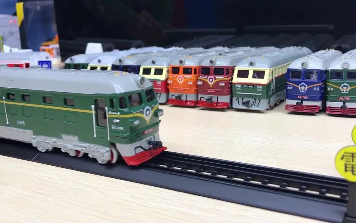 火车玩具模型合金中国高铁绿皮火车头轨道回力车声光男孩玩具车