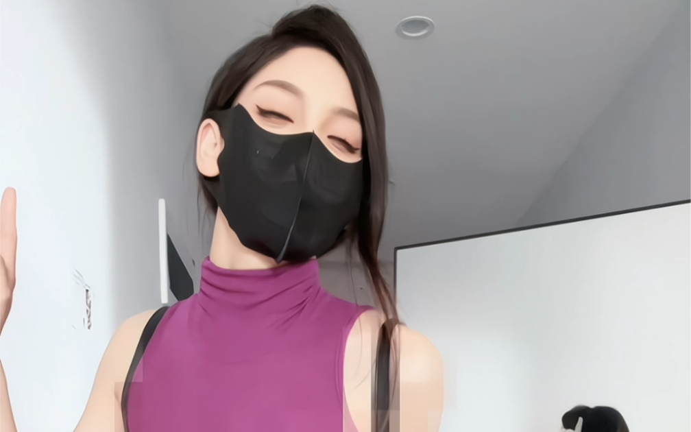 For a few seconds, no copy, just look at me, okay?