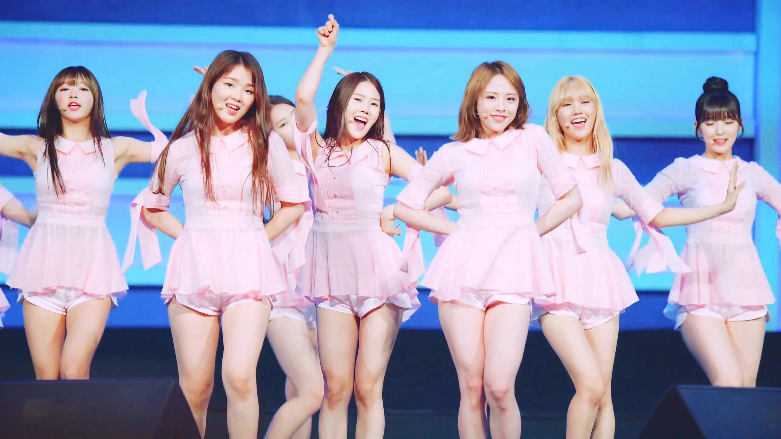 33 (color re grading)oh my girl() _ windy day [4k fancam by the