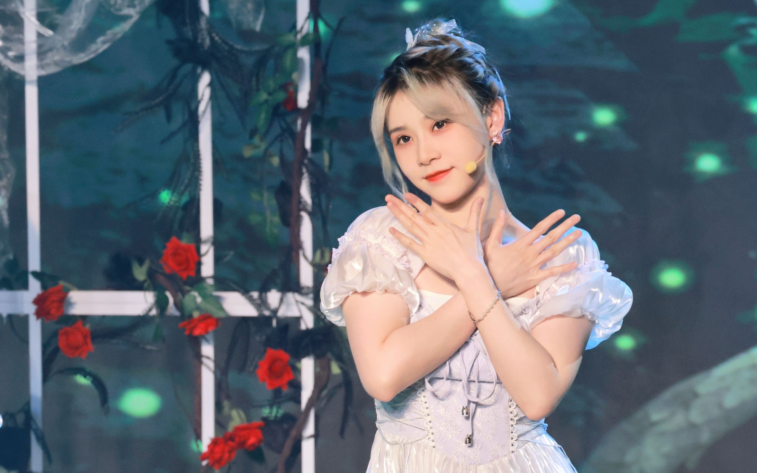 He Yang Qingqing] 230707 "Feeling U" 『SNH48 TeamX 8th Anniversary Chengdu Tour - Show 1』Double Camera Focus [4k60p].