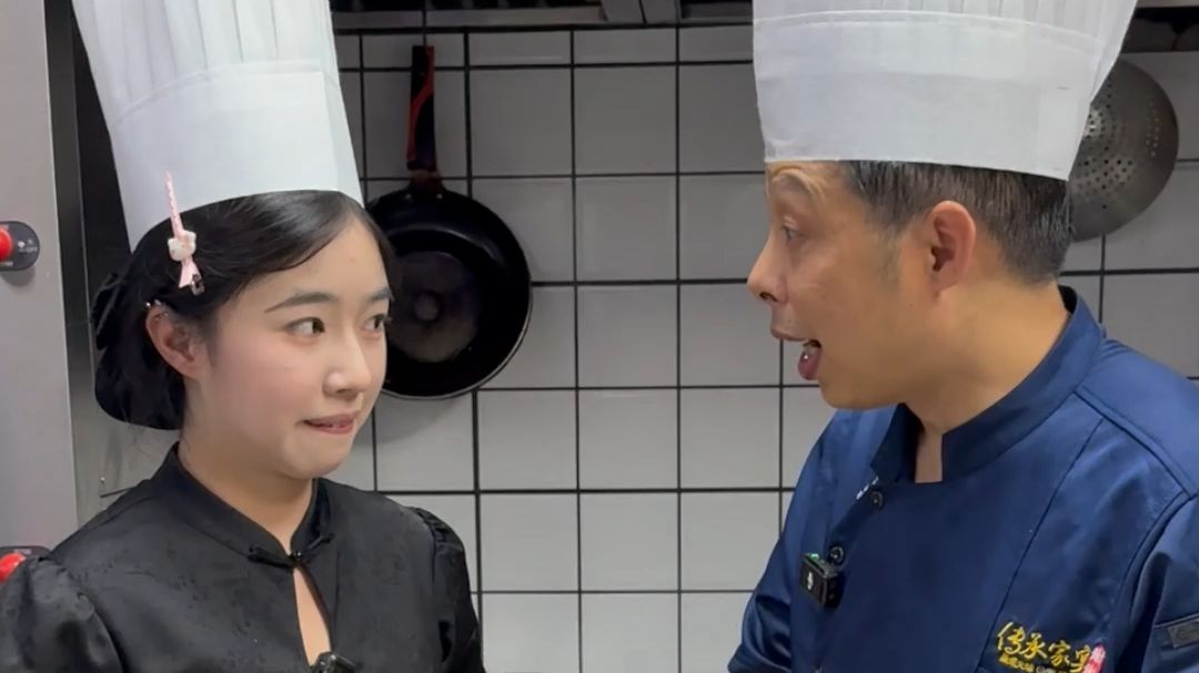 被"威胁"了，这可咋办？按要求豆角焖面加辣，希望神秘出餐口别在来人啦！#谢谢侬传承家宴