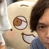 自存 三母子直播但為何媽媽這次像個小孩在玩巨型玩偶