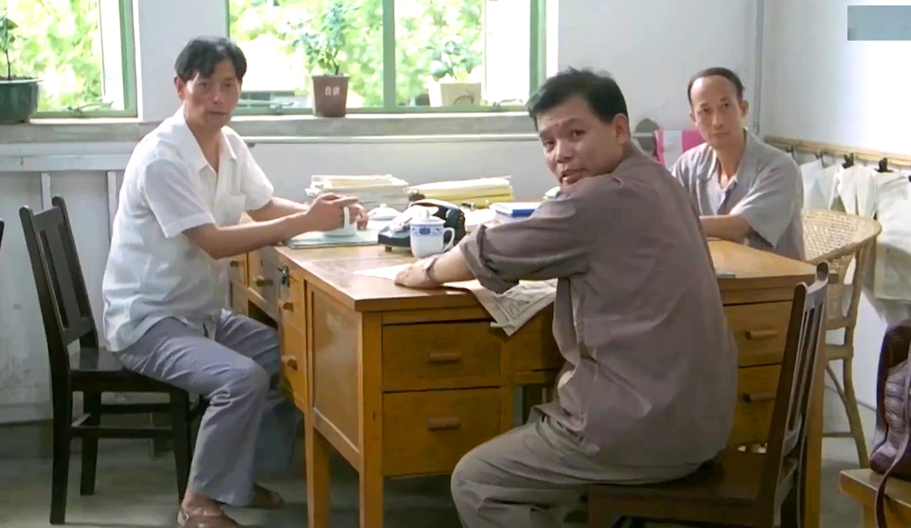 一个部门，五个科长管一个科员，也就以前的导演敢这么拍了！《祸起萧墙》