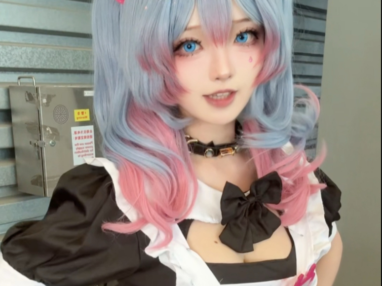 Just fall in love with me!