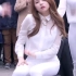 韩女团白色紧身裤凳子舞