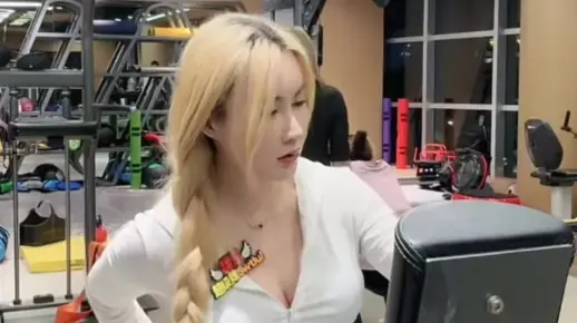 抖音大胸美女健身直播录制