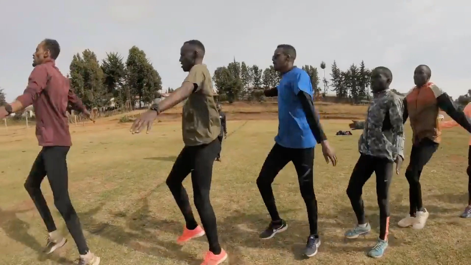 肯尼亚人的跑前热身
