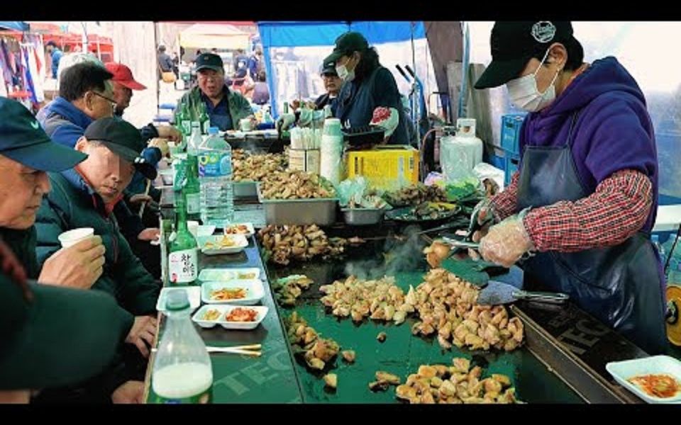 【韩国美食】一点膻味都没有！包括烧酒每人10000韩元！二三十岁的人年轻人也经常光顾