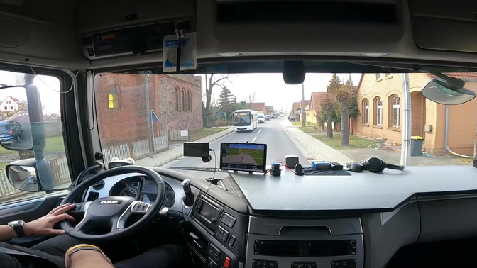 【云驾驶】驾驶室视角 CV Driving 驾驶达夫行进在德国勃兰登堡的科特布斯地区的公路上 穿越小镇 #4