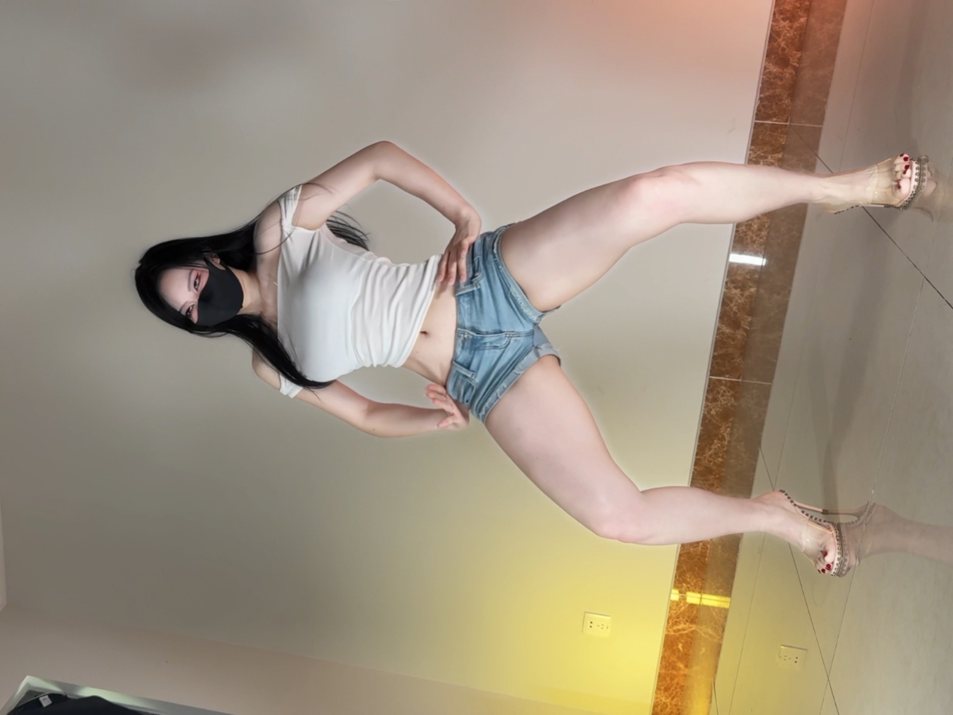 up&down (上下) —— EXID 4k 全面屏 拉近 高潮部分慢放 关键帧锁定 人物居中