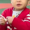 这橘子是非吃不可吗 小孩：真是一片比一片酸#原谅我不厚道的笑了 #超级萌娃 #谁教的娃这么优秀