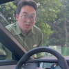 在车里睡觉小爱同学被外面人唤醒