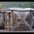 【4K】放松解压：大雨中在山谷营地搭帐篷独自露营 | 作者：yoyocamp | 机翻中文
