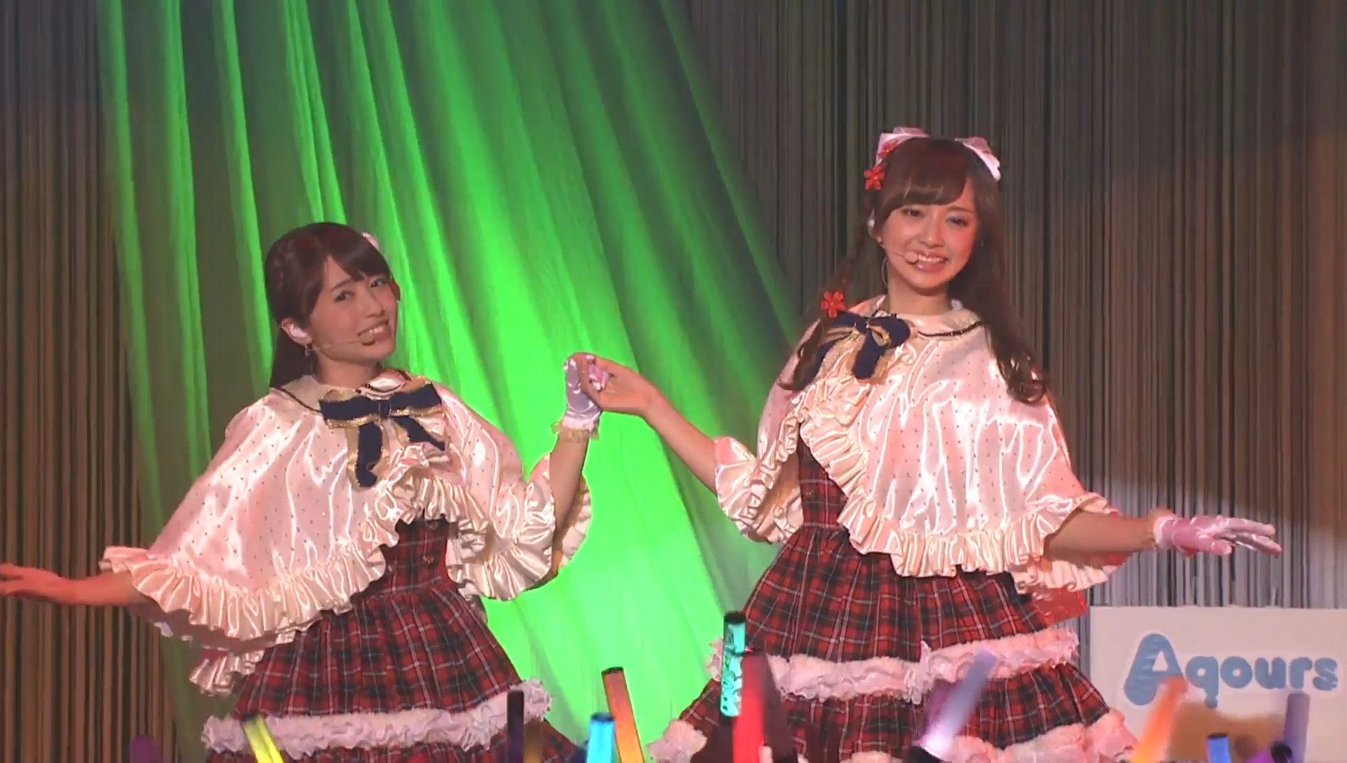 说到圣诞当然得是这首！很多老水水人第一次看水水Live的记忆从此处发端，所以说铃儿响叮当不要停下来啊！-这里是大炮君-这里是大炮君-哔哩哔哩视频