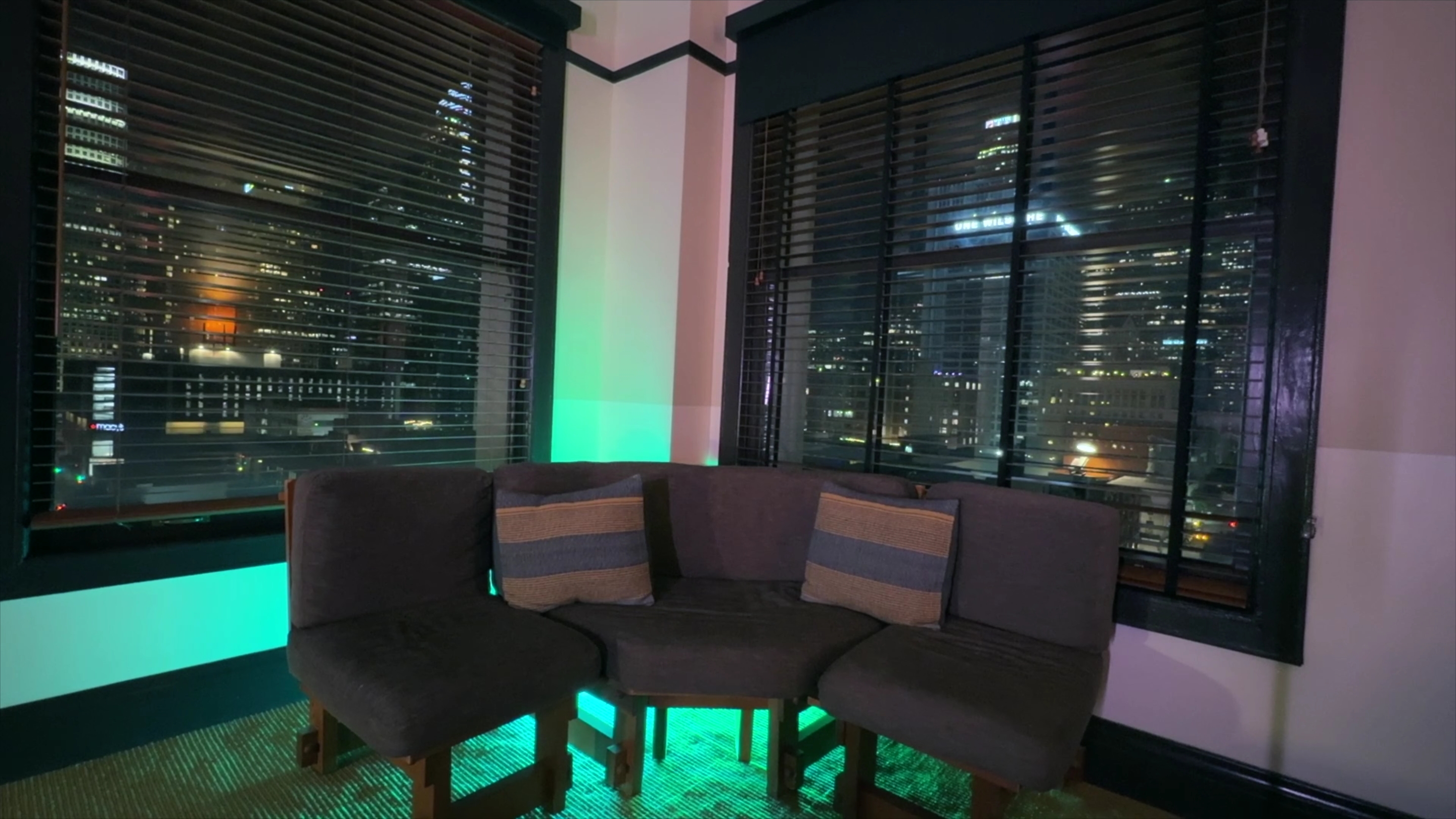 Lights - TAKE IT EASY [Official Visualizer]