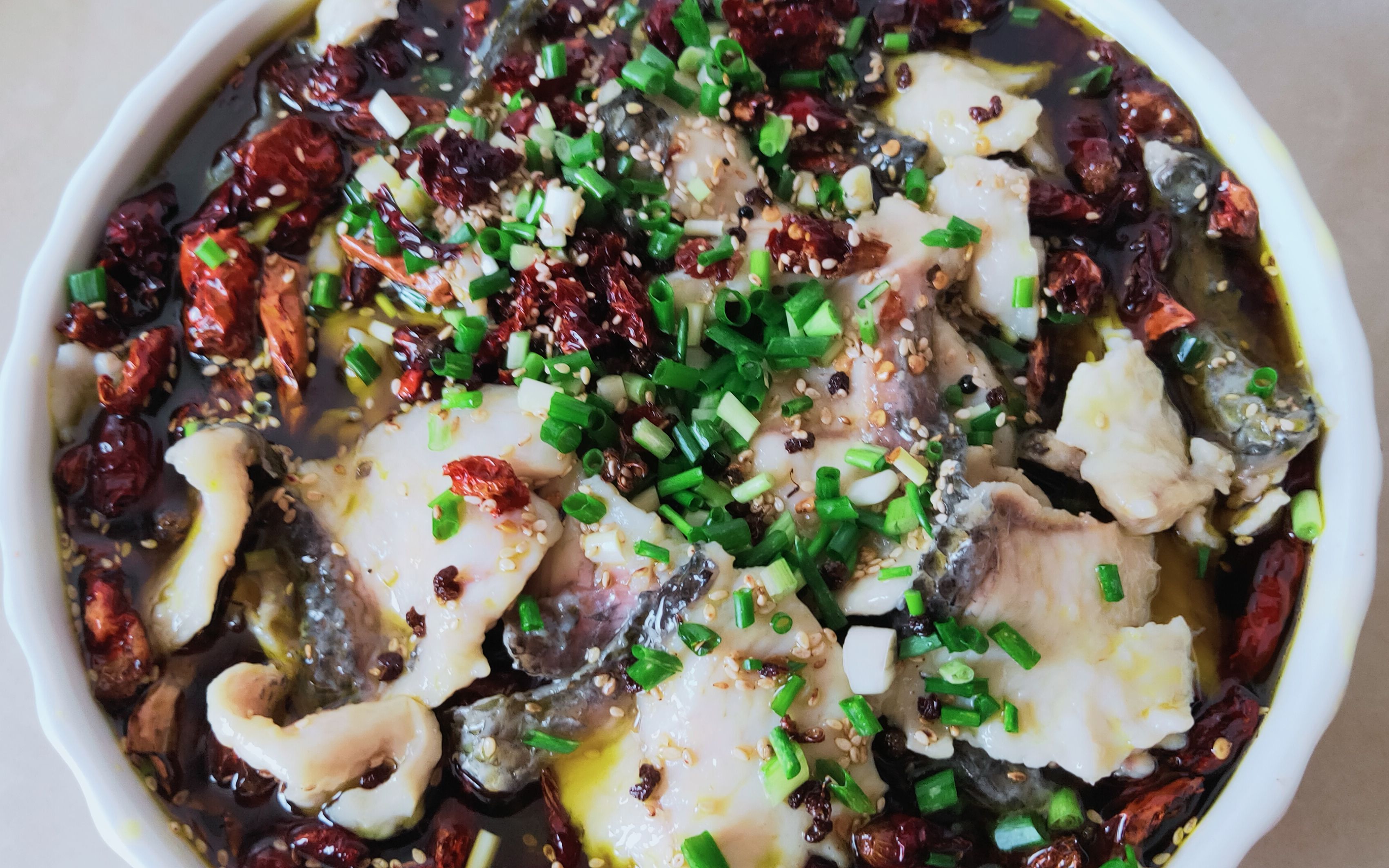 沸腾鱼好吃的家常做法，和酸菜鱼一样好吃的美味，鲜香麻辣，多吃二碗饭