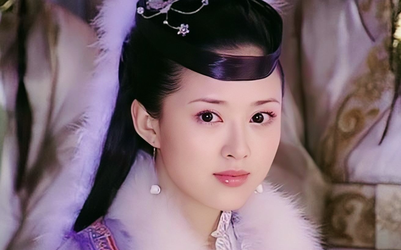 颜丹晨19岁-44岁容貌变化，原来她不仅是国家一级演员还是三八红旗手！