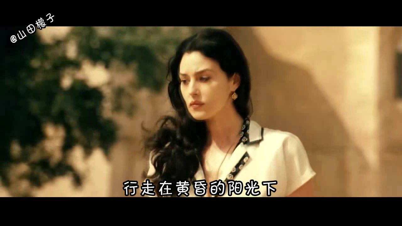 女主美到被全镇男人亵渎,被全镇女人诅咒的故事《西西里的美丽传说》