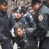 现场实录！当年美国警方如何处置“占领华尔街”运动？