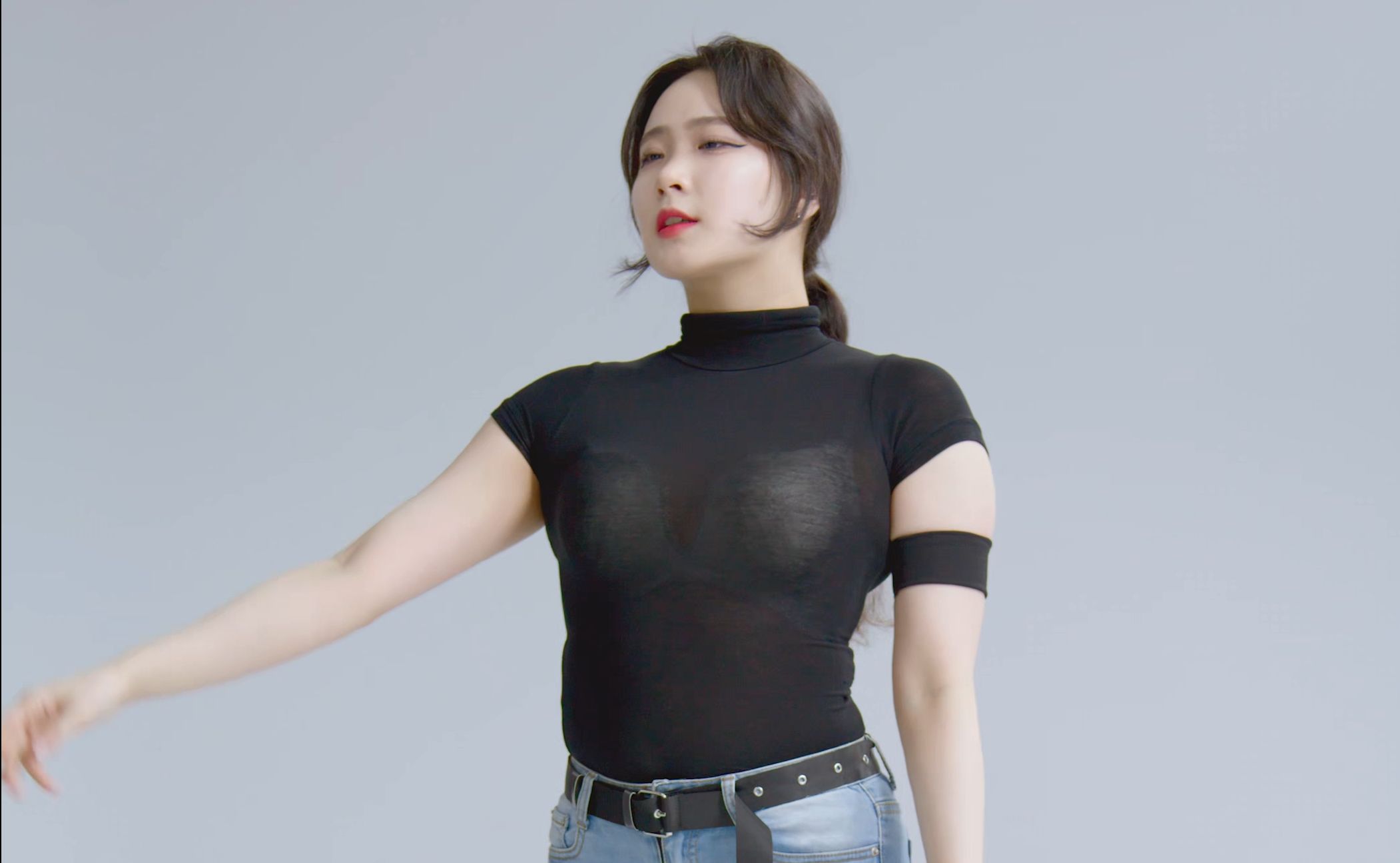 郑仁Jeongin Next Level 211025 侧面