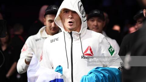 中国巨兽邓超龙首回合强势降服哈萨克斯坦 泰坦 谢克诺夫