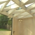 案例丨这个被称为“木制屋顶”的林荫餐厅，采用了多面的木材和玻璃屋顶，由Tsuruta建筑师事务所设计的伦敦一个温室扩建工