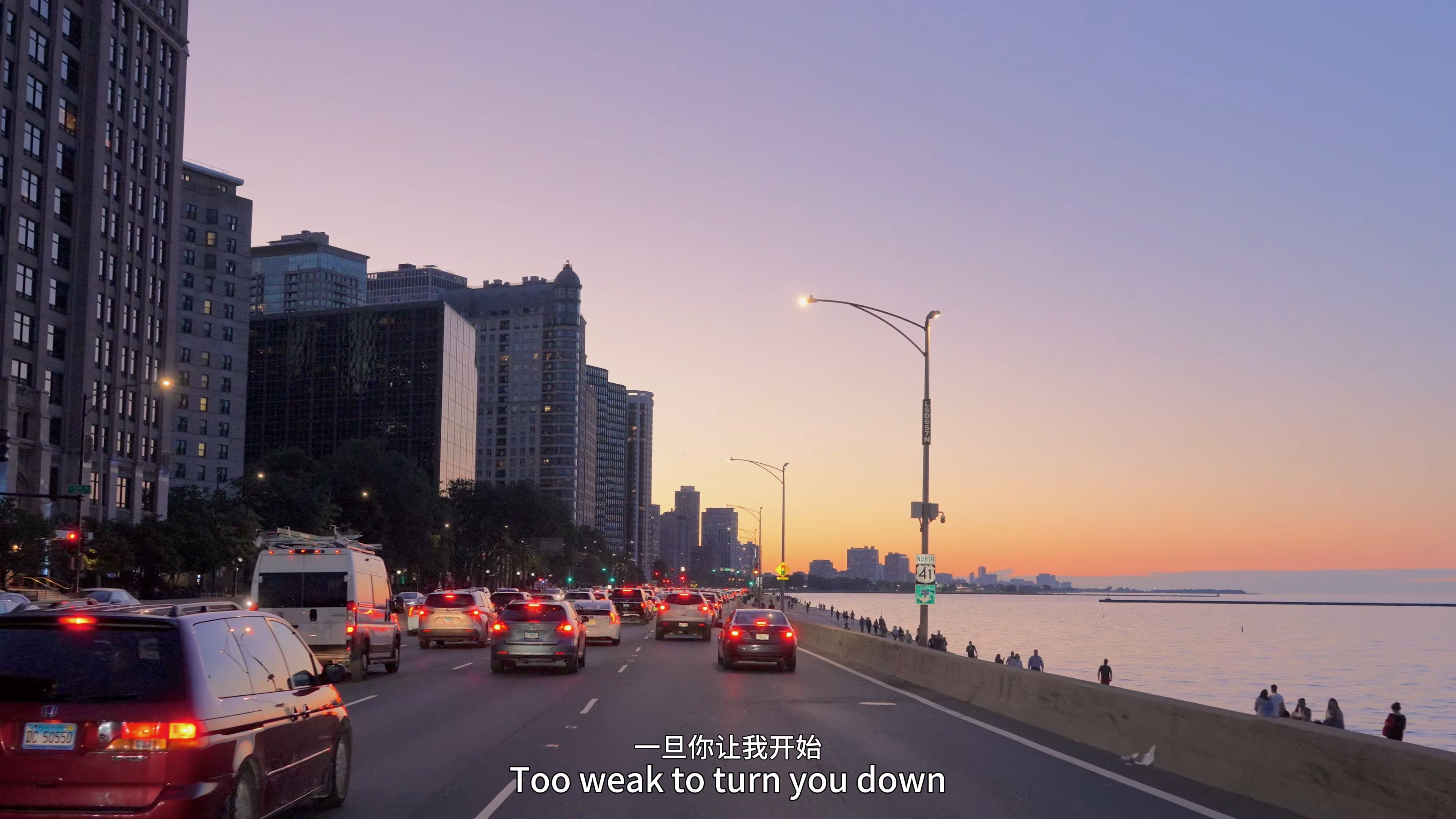 醉倒在芝加哥的夜晚，撞个满怀 · 破碎的灵魂在这里相拥 | 浮动的人影憧憧和车水马龙【♫ 𝙋𝙡𝙖𝙮𝙡𝙞𝙨𝙩】