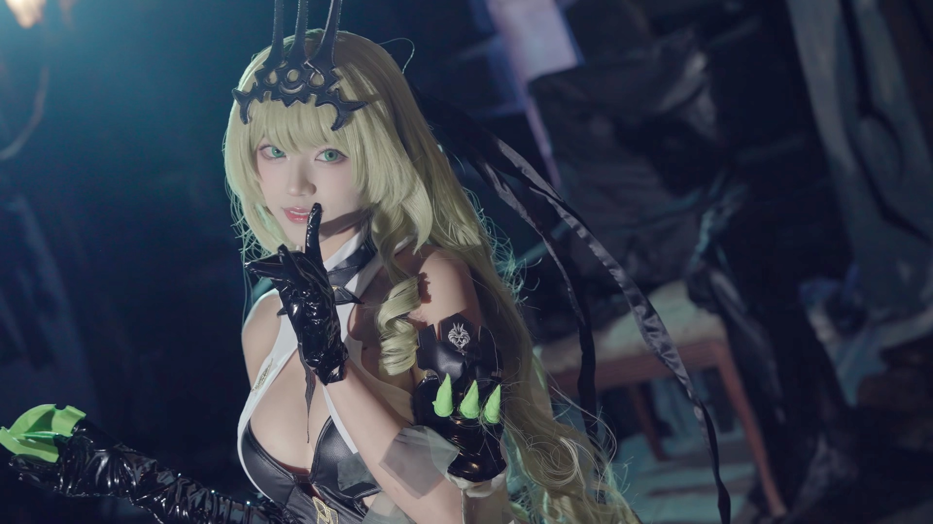 你不喜欢蛇蛇？你真该死！