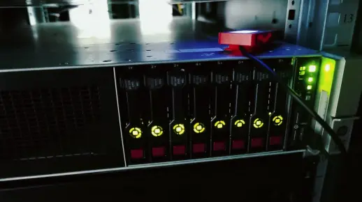 新服务器启动即崩溃，背后的原因是什么？  第1张