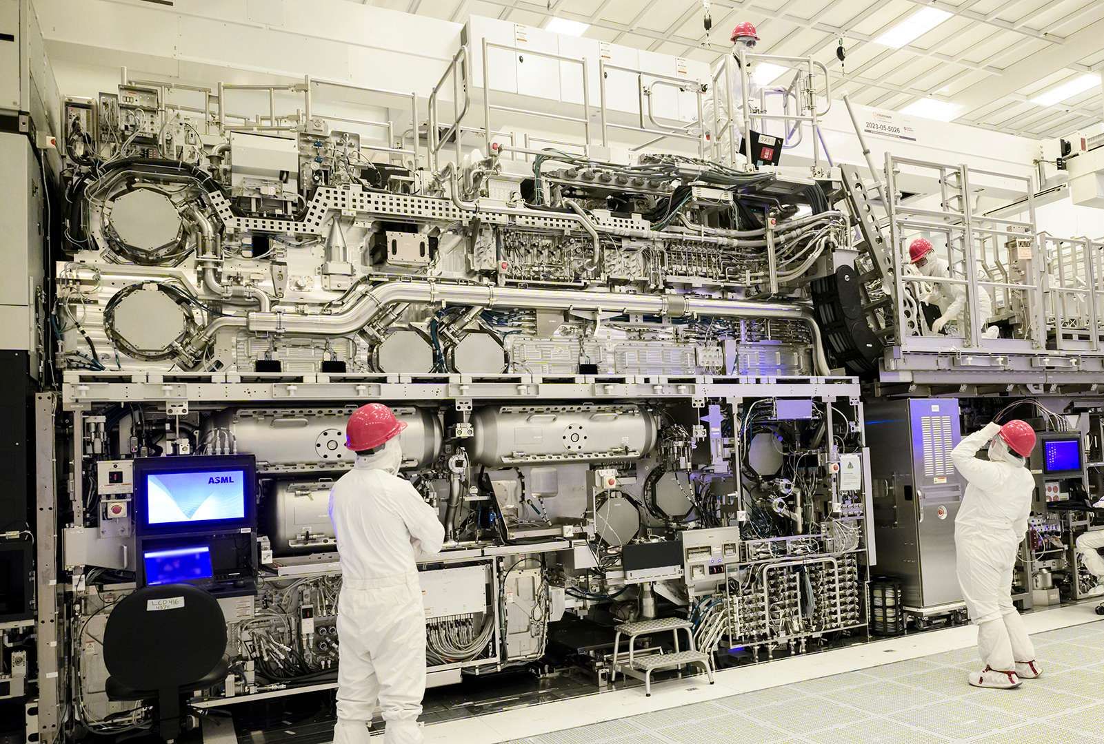 业界首个高数值孔径EUV光刻机系统已在Intel的俄勒冈州D1X制造工厂组装完成