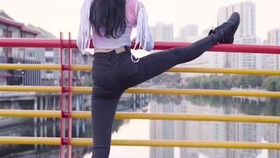 如何简单的练好一字马 fd330f892ca3e8c33545b981937ddd80505e20e5.jpg@280w_158h_1c_100q.jpg