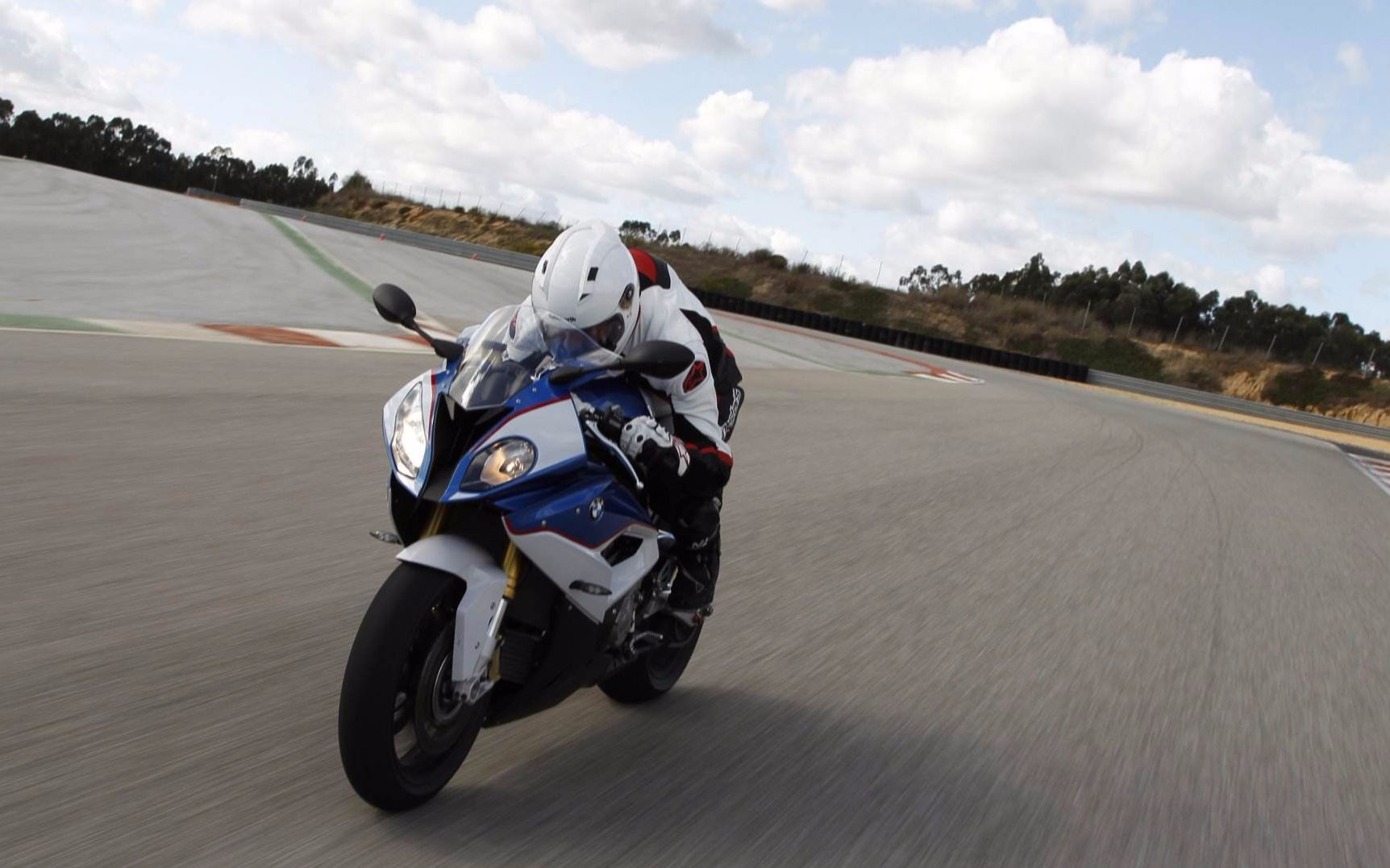 宝马S1000RR壁纸,宝马S1000RR 我要起飞—宝马s1000rr解锁时速322