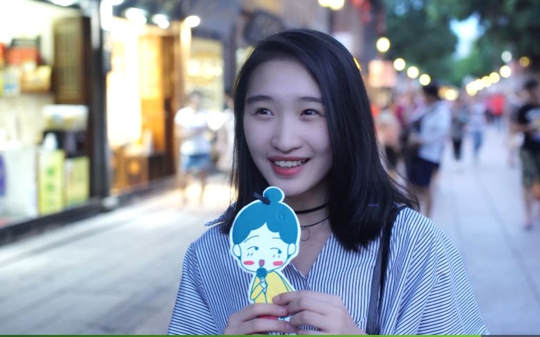 本来这一期标题想做寻找阿婆主,后来看到我寄几素颜的样子,我选择屎王