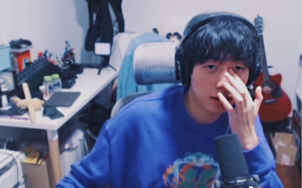 【中国boy【王瀚哲】王哥请你停止散发魅力(11.3深夜歌会直播录屏)