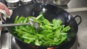 怎样做虾滑好吃家常做法 fe62dc068cd96fa21098a5b216d2b0c77e6f8b9e.jpg@280w_158h_1c_100q.jpg