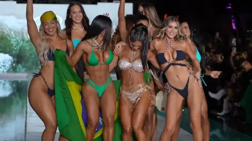 比基尼泳衣时装秀EP244