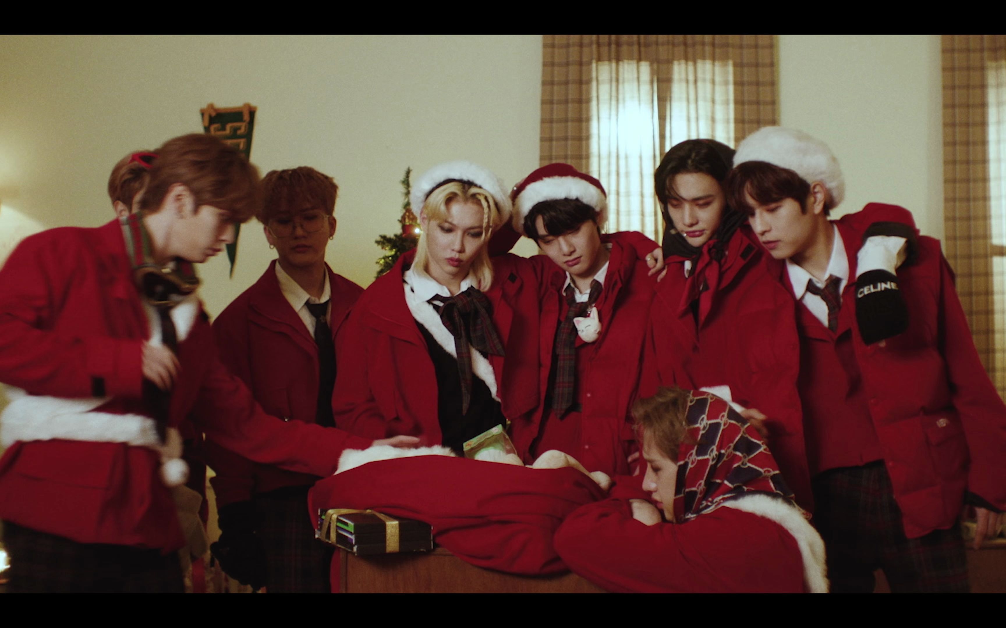 Stray Kids Christmas EveL MV_哔哩哔哩_bilibili