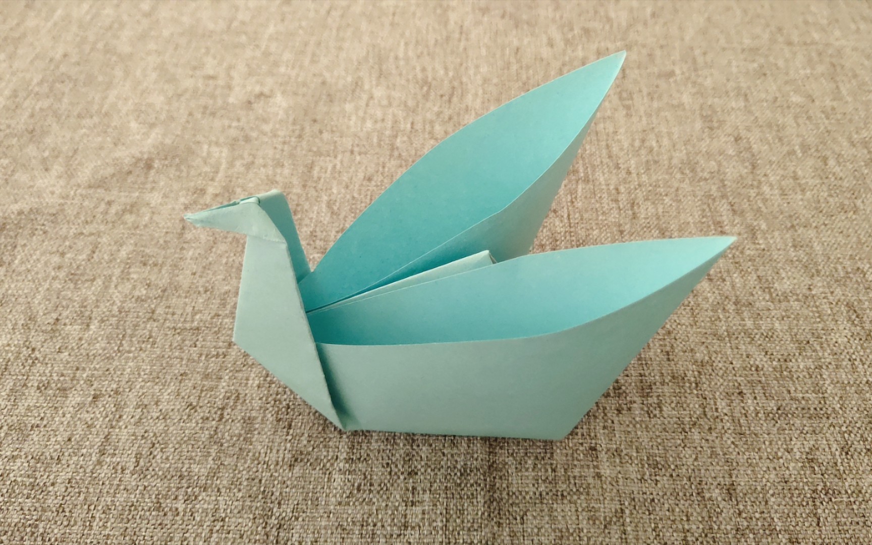 【折纸】简单又好看的天鹅收纳盒，一分钟轻松学