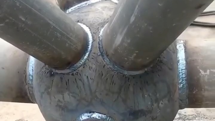 大跨度球形网架安装