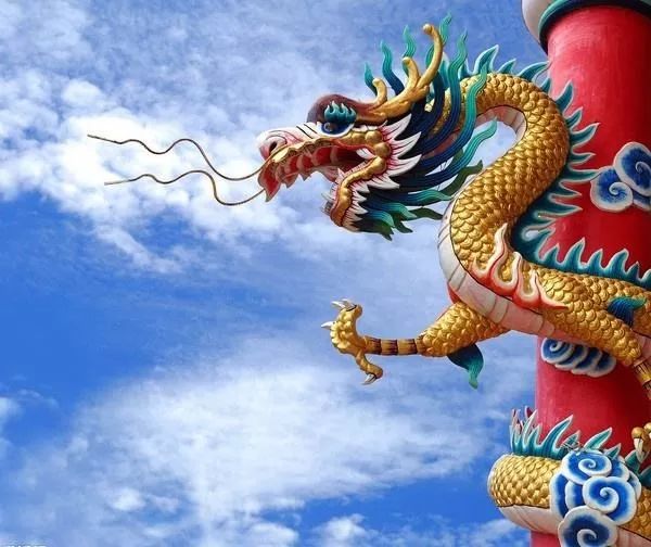 看了这么多专家的意见,大家觉得龙的英文翻译应该是什么呢?