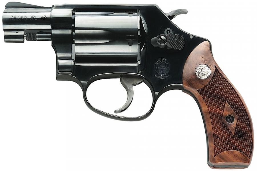 警察仍然坚持使用这把手枪 武器原型为史密斯威森m36左轮手枪