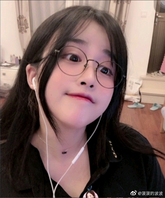 王菠萝天生就是表情包!第一期!