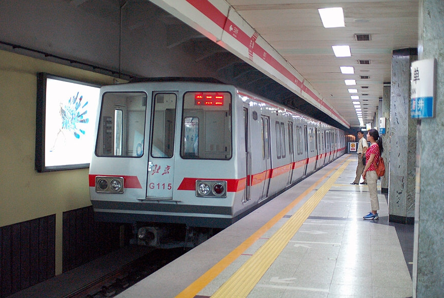 已经在北京地铁运营了十年,列车陆续返回北京地铁车辆厂进行厂修工作