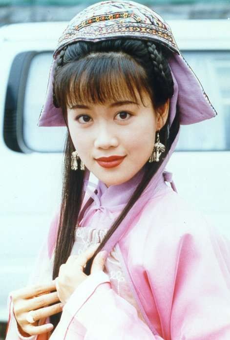 每天分享一个美女—梁小冰