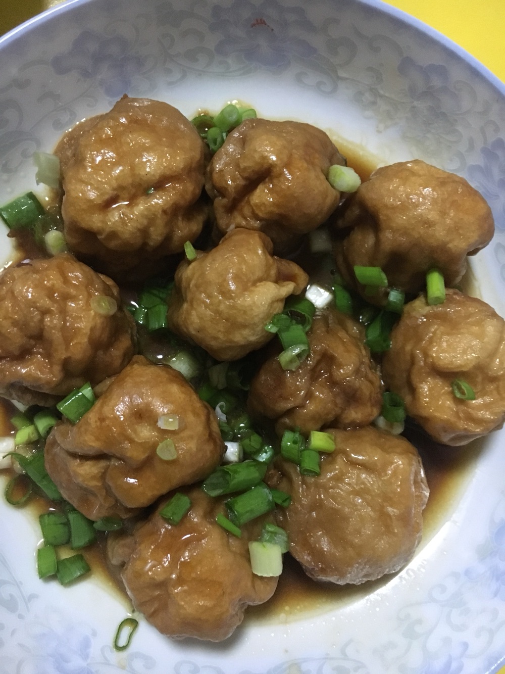 什么鸡蛋炒米粉,鸡蛋灌饼,各种蔬菜油面筋酿肉,红烧肉,梅菜肉燥