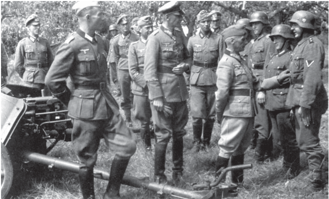 霍特大将视察“大德意志”摩步师蓝色一号行动蓝色一号行动：德军突击 这