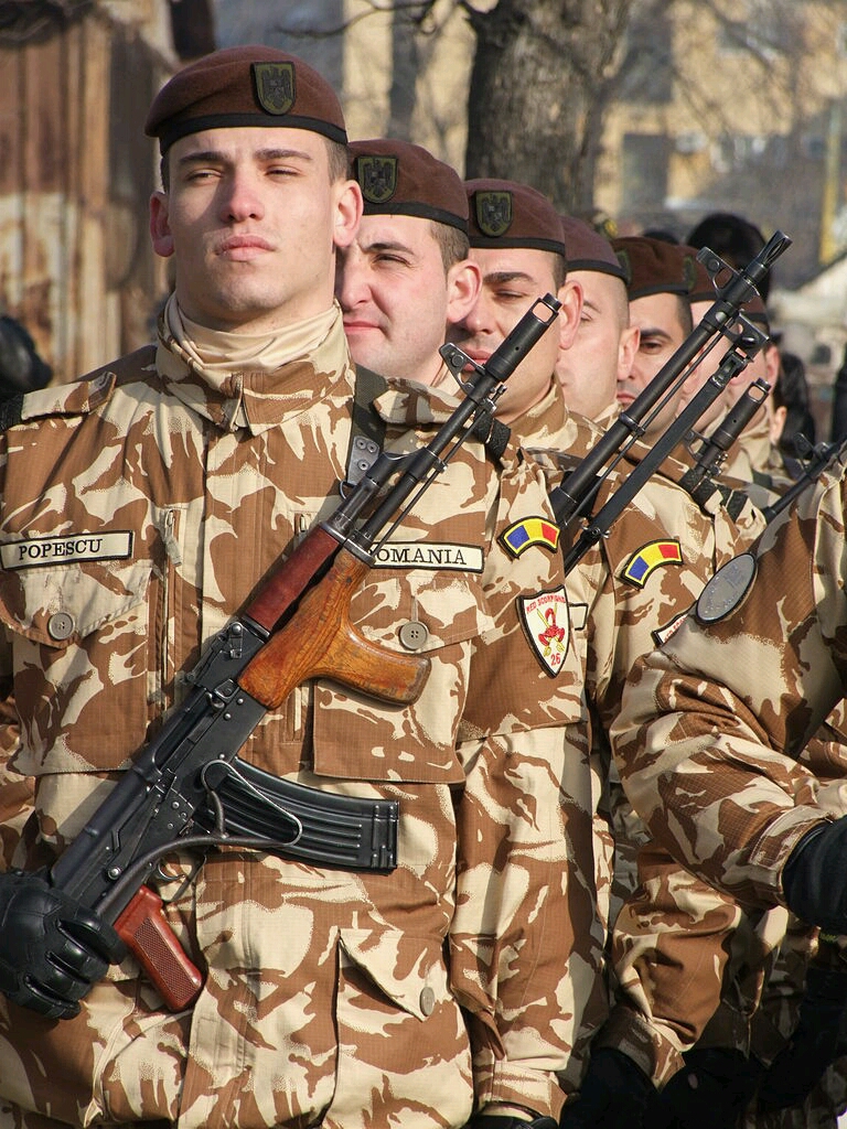86现在依旧在罗马尼亚军队里大量装备,虽然大部分都是钢丝折叠