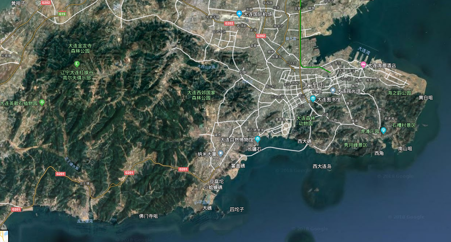 大连市的卫星图像,来自谷歌地图,可以看出其地形特点.